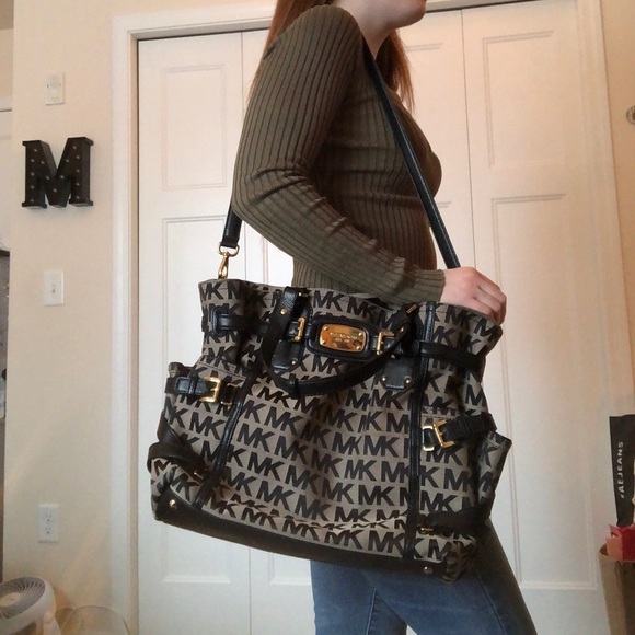 ❗️Sold❗️Michael Kors Purse Traditional MK Print - Picture 7 of 8